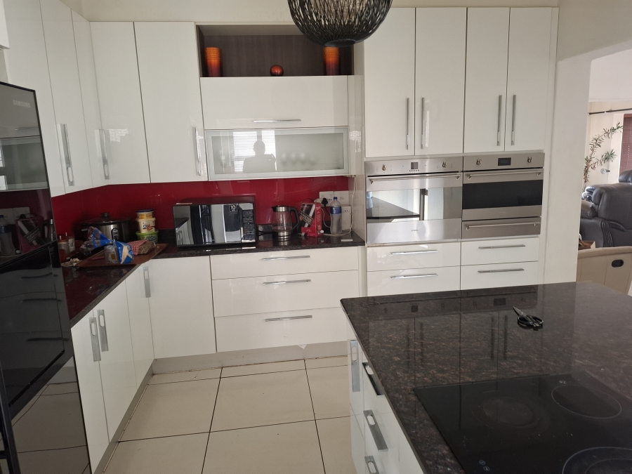 4 Bedroom Property for Sale in Glen Erasmia Gauteng