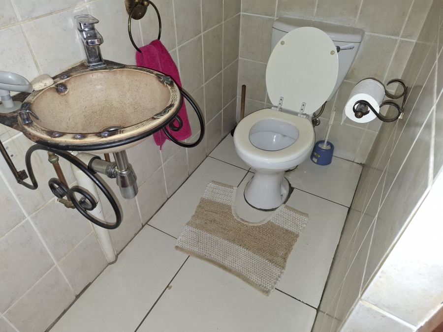 4 Bedroom Property for Sale in Glen Erasmia Gauteng