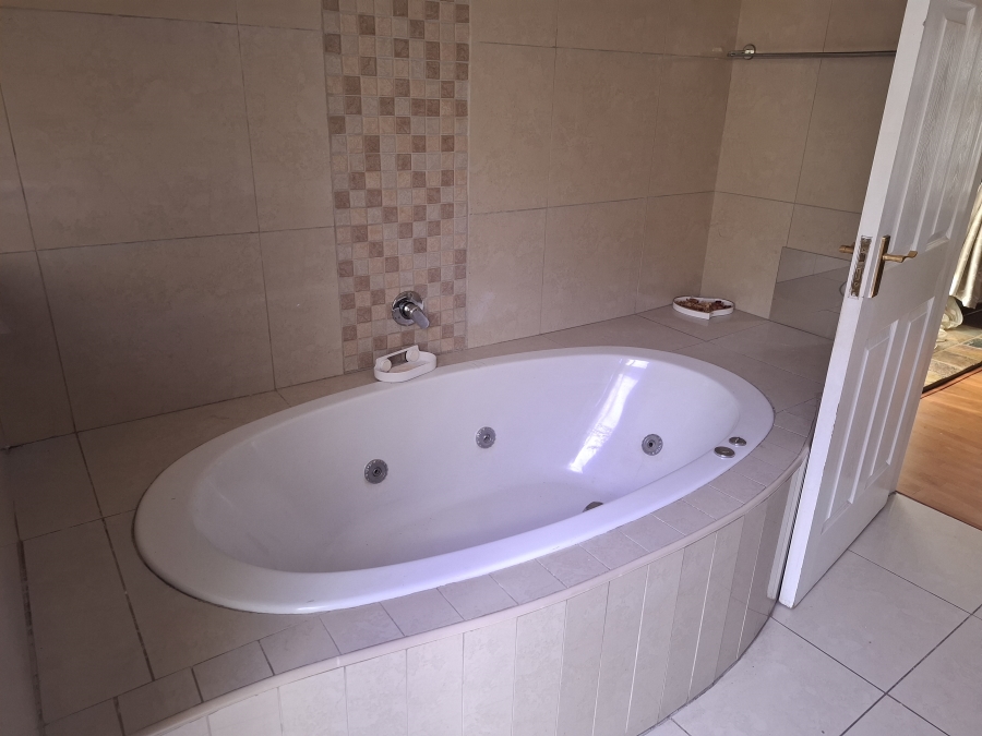 4 Bedroom Property for Sale in Glen Erasmia Gauteng