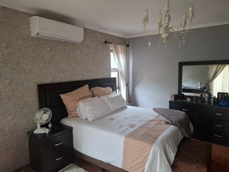 4 Bedroom Property for Sale in Glen Erasmia Gauteng