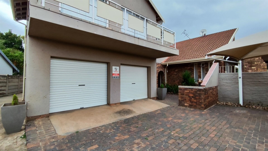 4 Bedroom Property for Sale in Edleen Gauteng