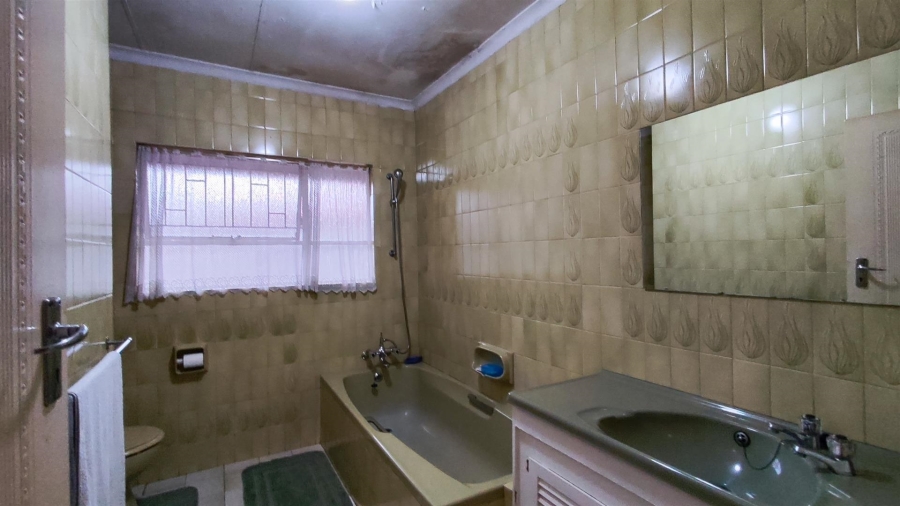 4 Bedroom Property for Sale in Edleen Gauteng