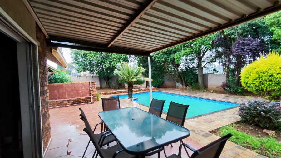 4 Bedroom Property for Sale in Edleen Gauteng