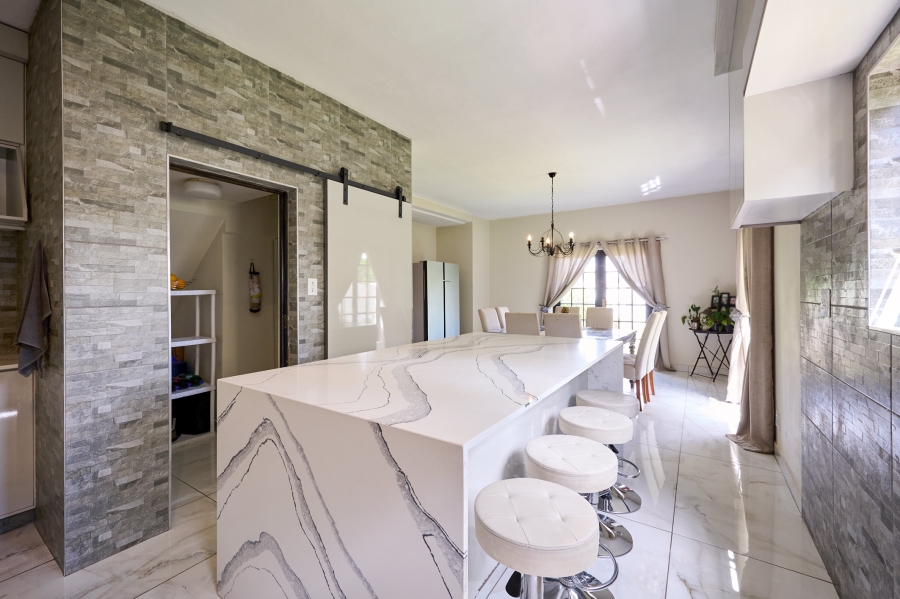 5 Bedroom Property for Sale in Kyalami Hills Gauteng