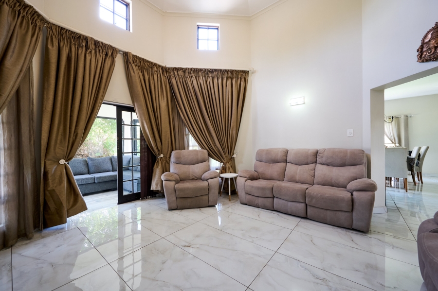 5 Bedroom Property for Sale in Kyalami Hills Gauteng