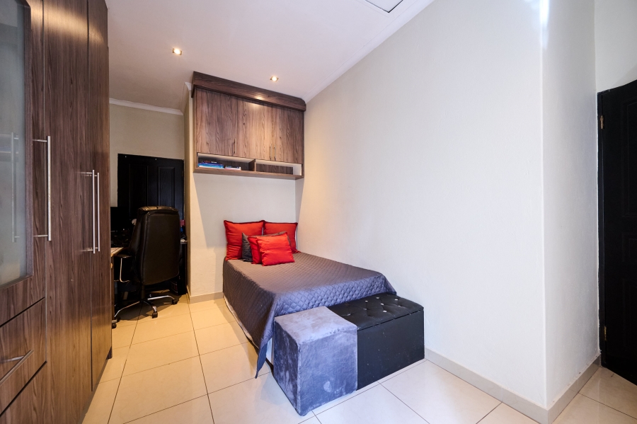 5 Bedroom Property for Sale in Kyalami Hills Gauteng