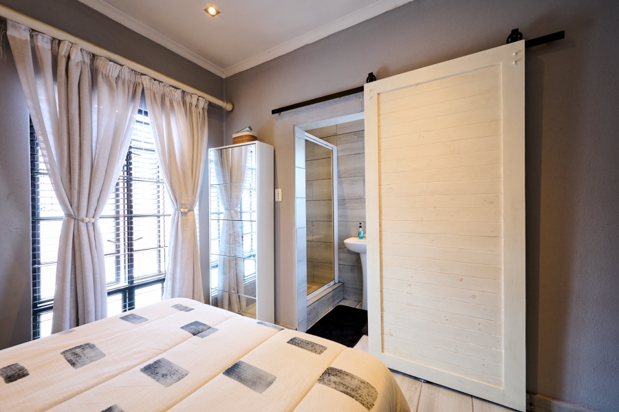 5 Bedroom Property for Sale in Kyalami Hills Gauteng