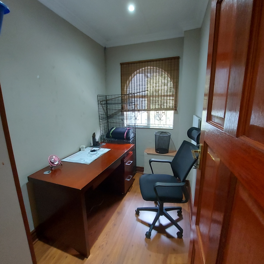 Commercial Property for Sale in Moreleta Park Gauteng