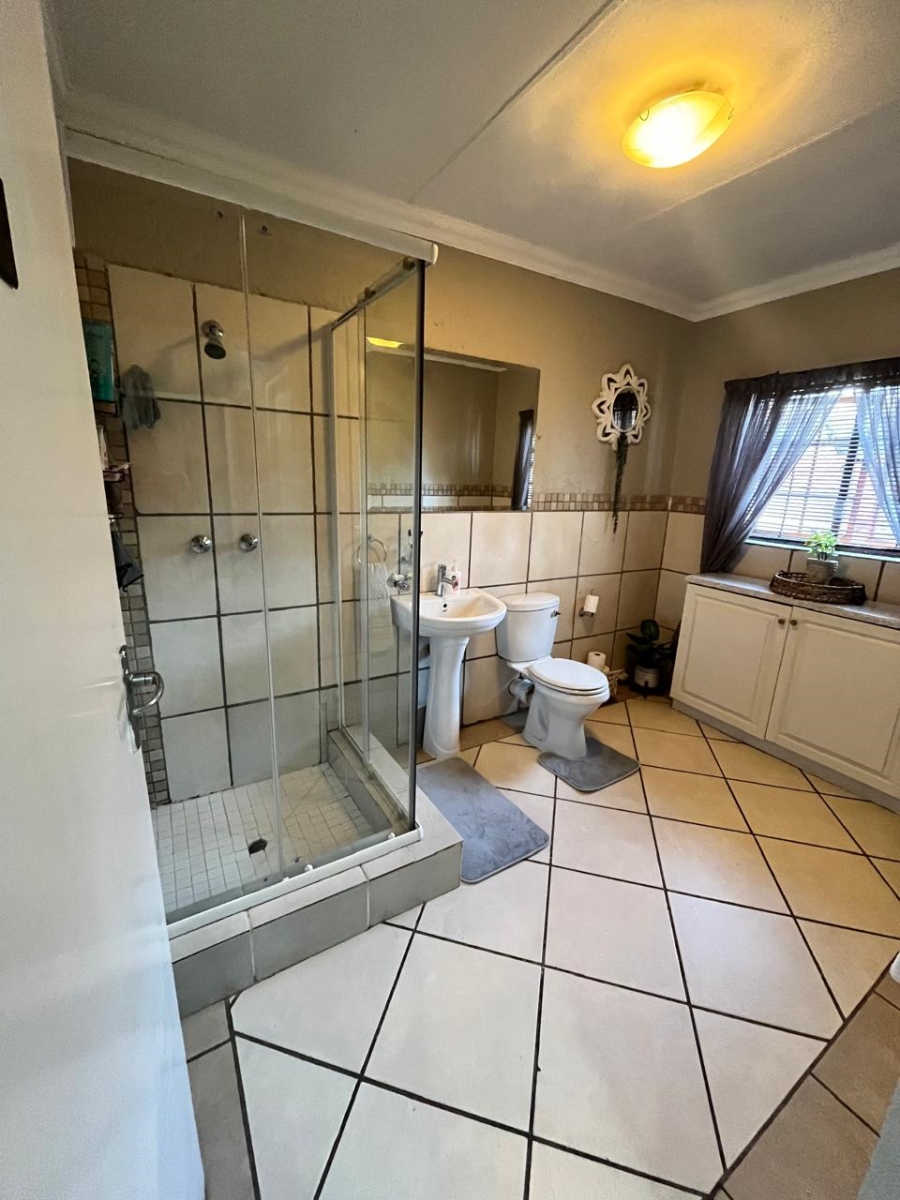 3 Bedroom Property for Sale in Erasmuskloof Gauteng