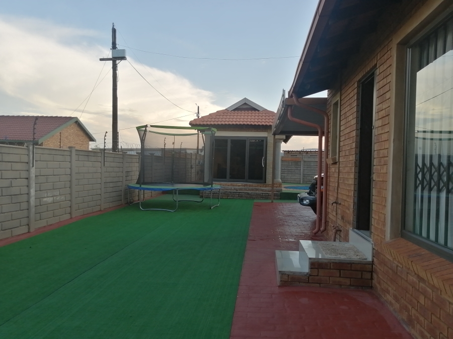 3 Bedroom Property for Sale in The Orchards Gauteng