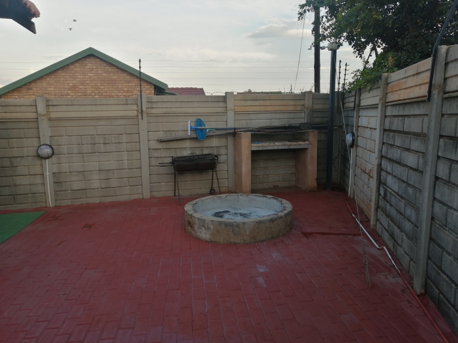 3 Bedroom Property for Sale in The Orchards Gauteng