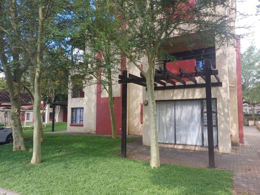 1 Bedroom Property for Sale in Silver Lakes Gauteng