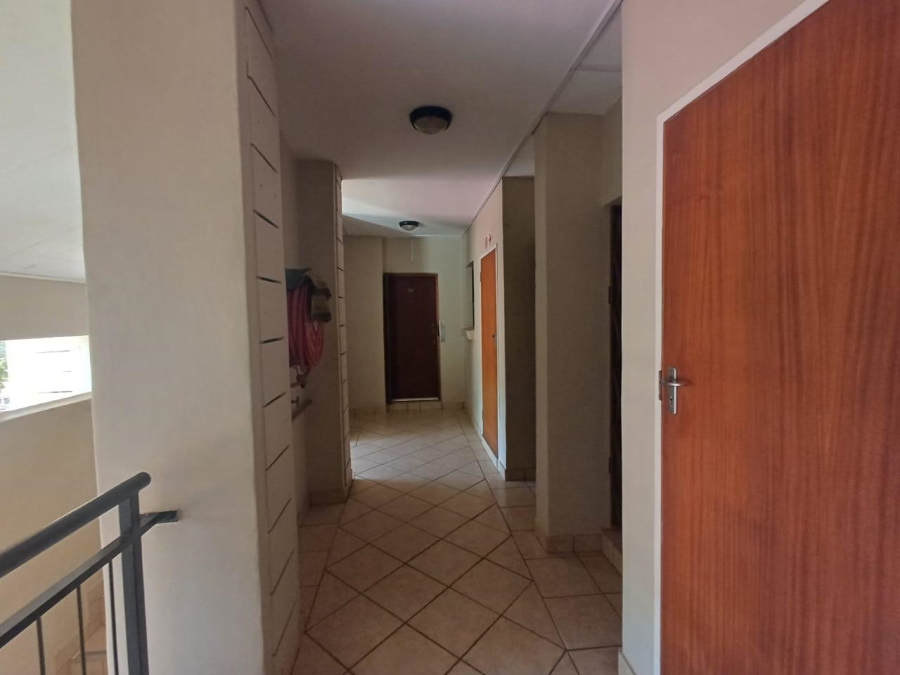 1 Bedroom Property for Sale in Silver Lakes Gauteng