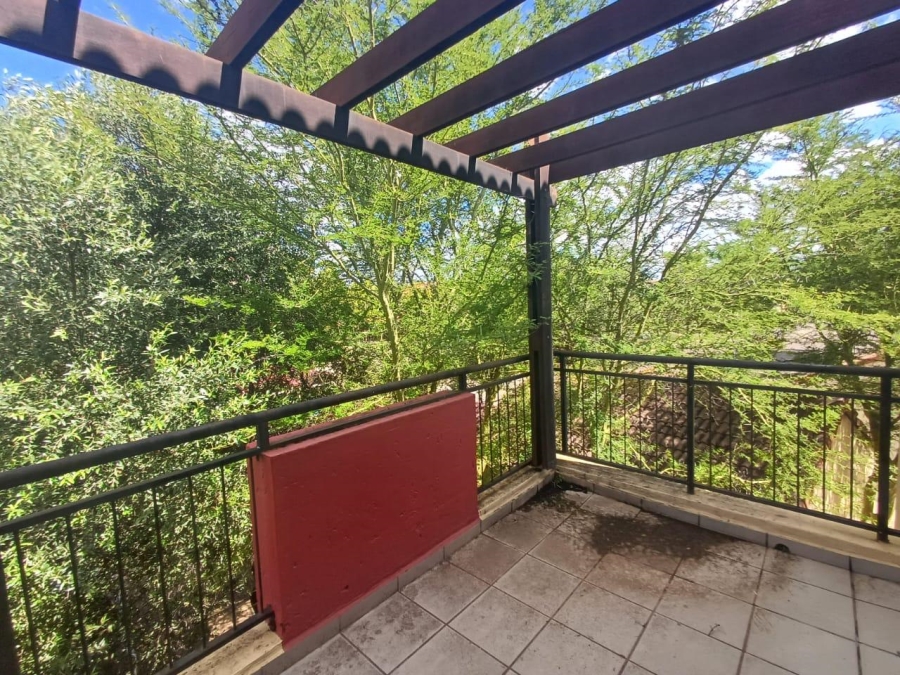 1 Bedroom Property for Sale in Silver Lakes Gauteng