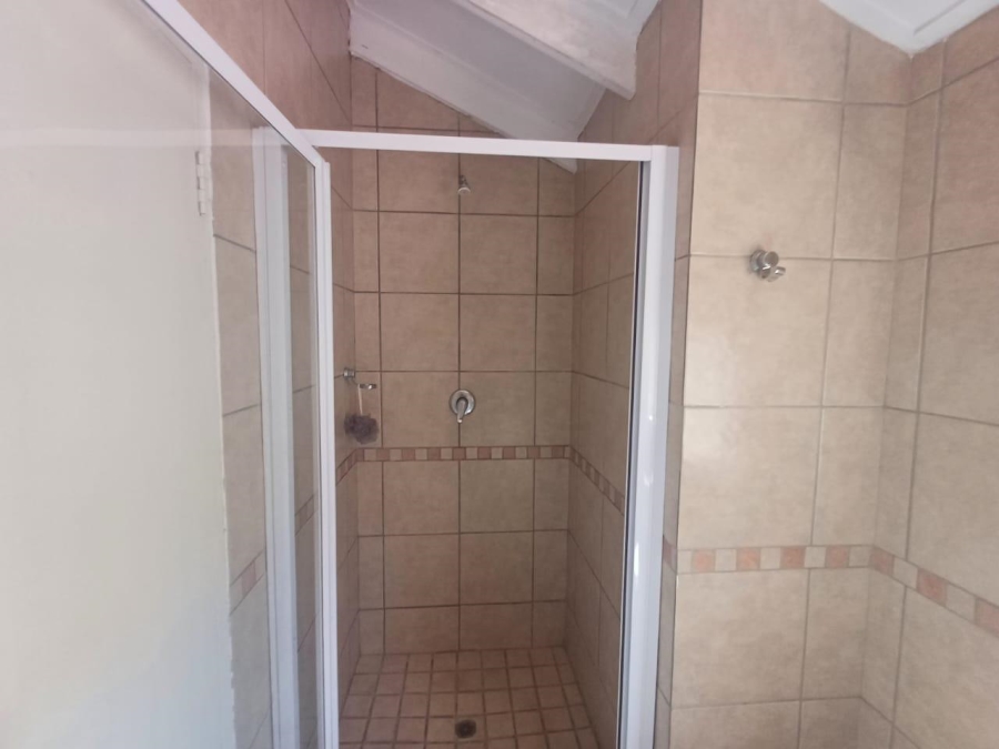1 Bedroom Property for Sale in Silver Lakes Gauteng