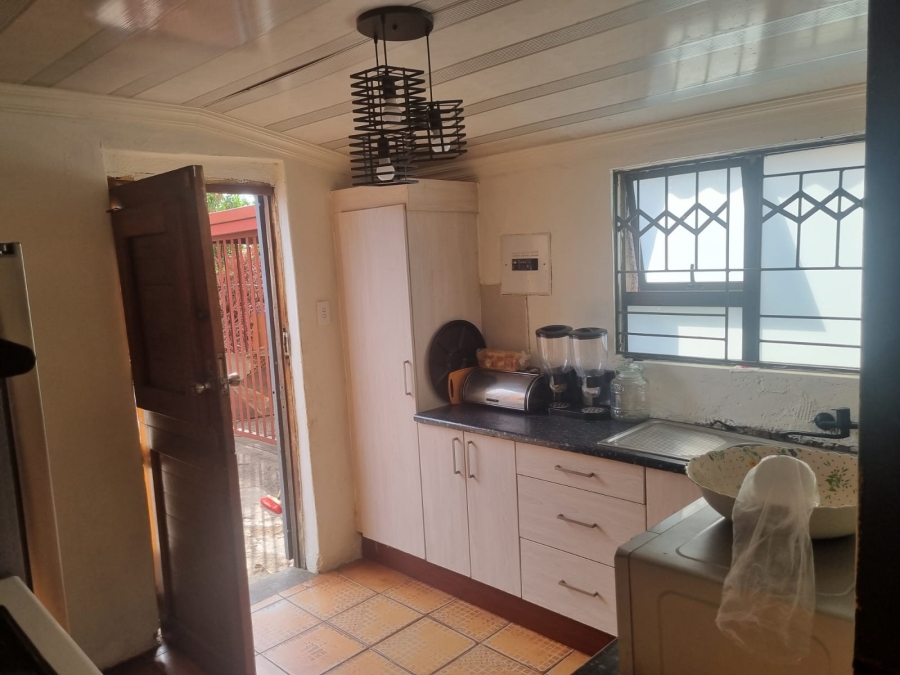 2 Bedroom Property for Sale in Mabopane Unit B Gauteng
