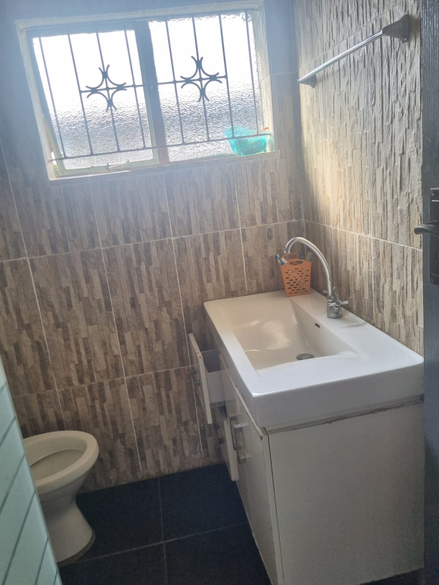 2 Bedroom Property for Sale in Mabopane Unit B Gauteng