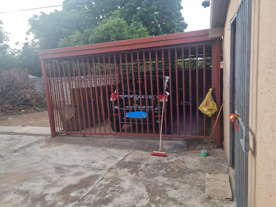 2 Bedroom Property for Sale in Mabopane Unit B Gauteng