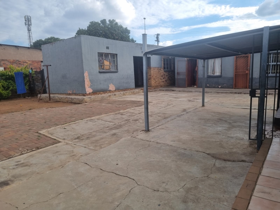 2 Bedroom Property for Sale in Mabopane Unit B Gauteng