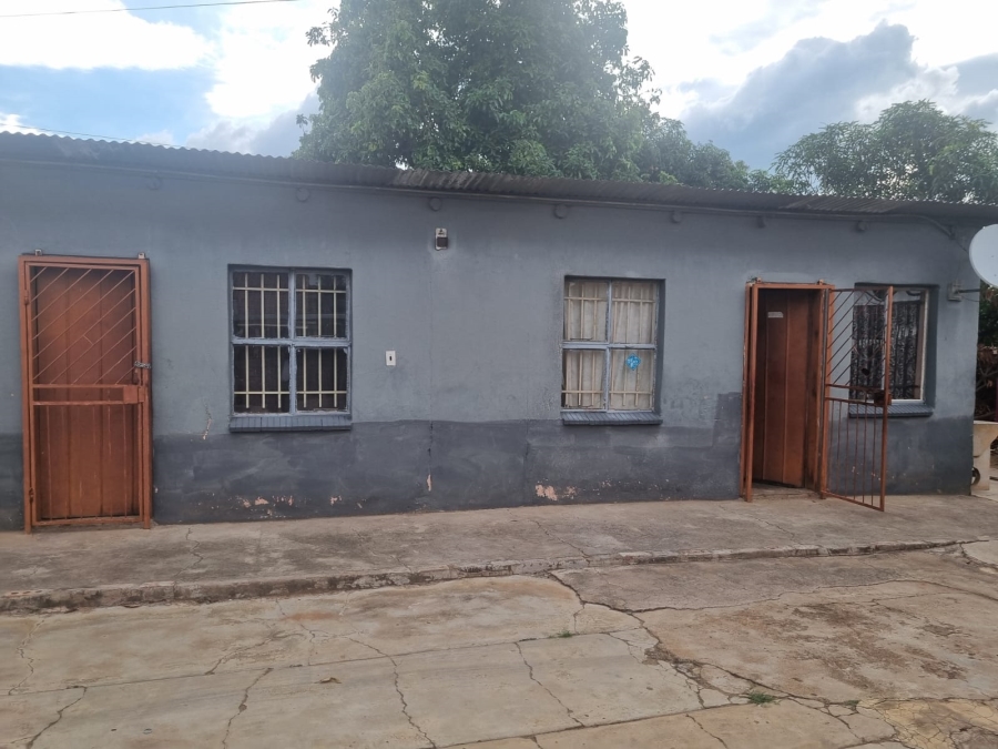2 Bedroom Property for Sale in Mabopane Unit B Gauteng
