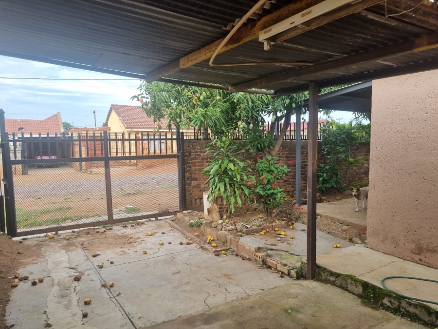 2 Bedroom Property for Sale in Mabopane Unit B Gauteng