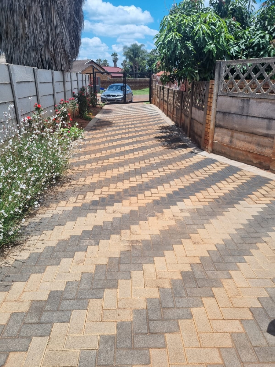 3 Bedroom Property for Sale in Clarina Gauteng