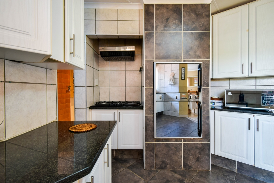 5 Bedroom Property for Sale in Moreleta Park Gauteng
