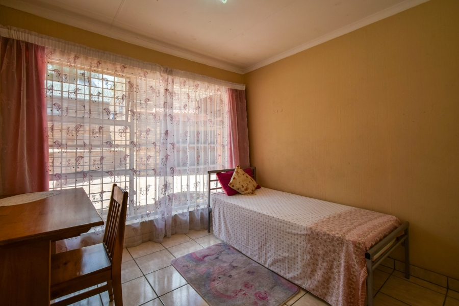 5 Bedroom Property for Sale in Moreleta Park Gauteng