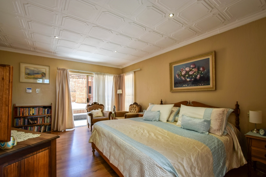 5 Bedroom Property for Sale in Moreleta Park Gauteng