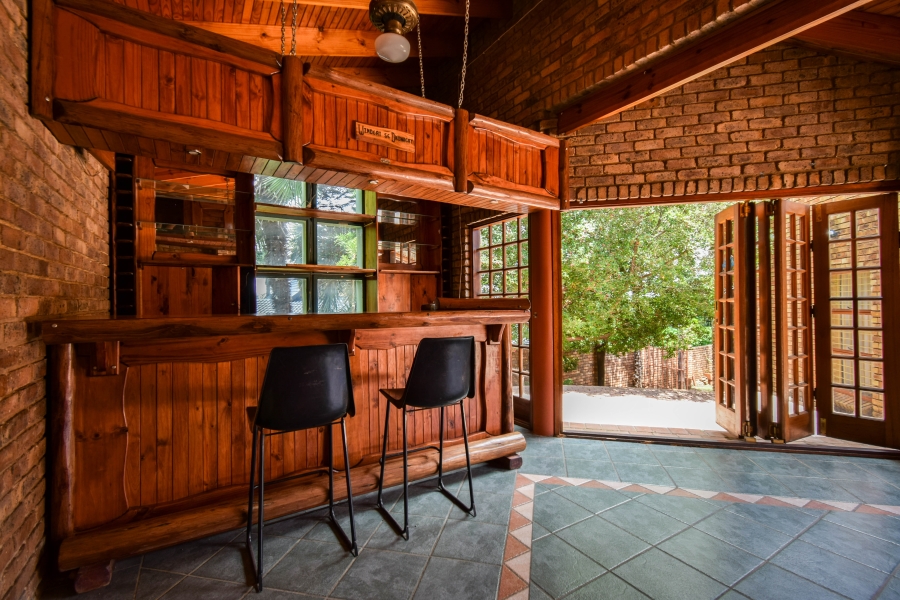 5 Bedroom Property for Sale in Moreleta Park Gauteng