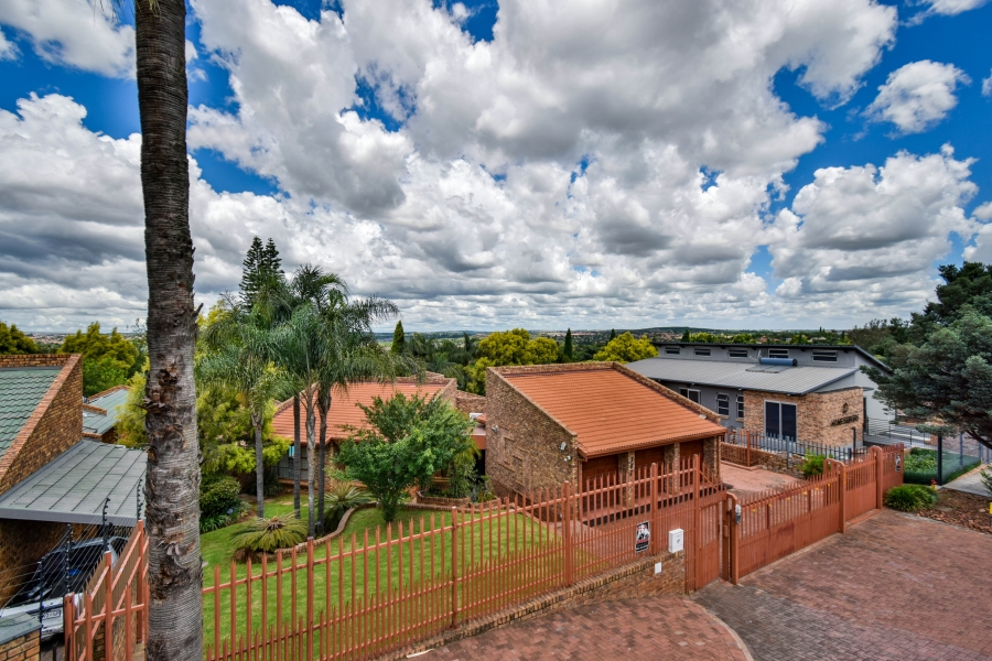 5 Bedroom Property for Sale in Moreleta Park Gauteng