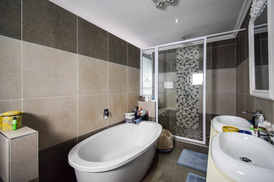 4 Bedroom Property for Sale in Olympus AH Gauteng