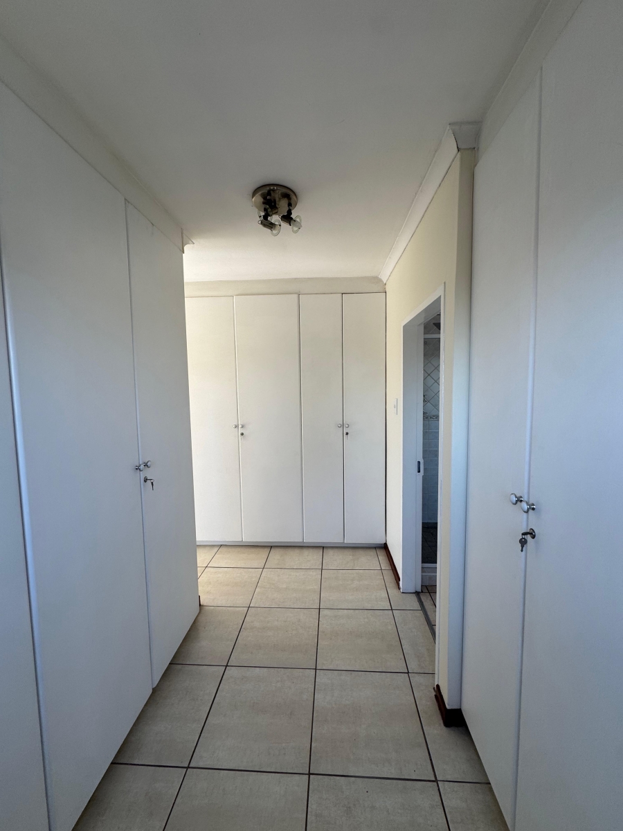 5 Bedroom Property for Sale in Faerie Glen Gauteng