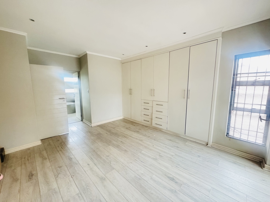 3 Bedroom Property for Sale in Olympus AH Gauteng