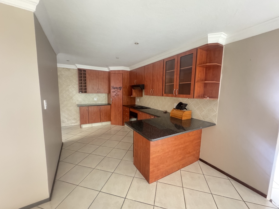 To Let 3 Bedroom Property for Rent in The Wilds Gauteng