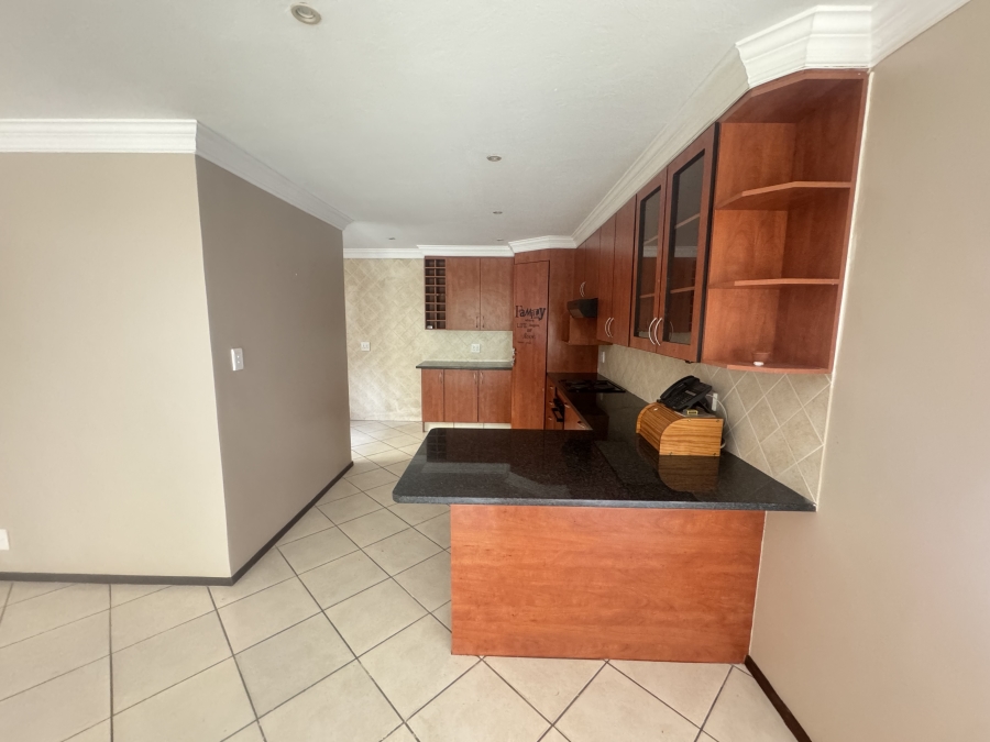 To Let 3 Bedroom Property for Rent in The Wilds Gauteng