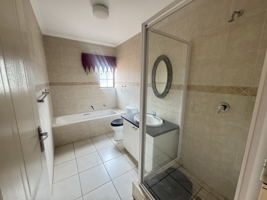 To Let 3 Bedroom Property for Rent in The Wilds Gauteng