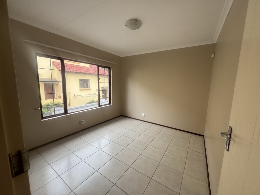 To Let 3 Bedroom Property for Rent in The Wilds Gauteng