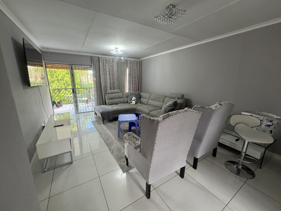 2 Bedroom Property for Sale in Faerie Glen Gauteng