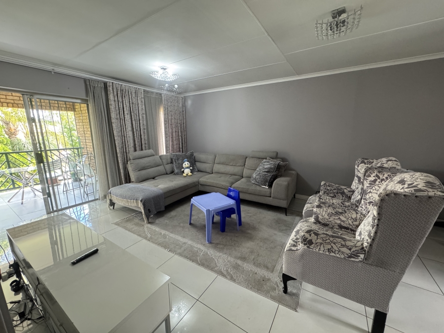 2 Bedroom Property for Sale in Faerie Glen Gauteng