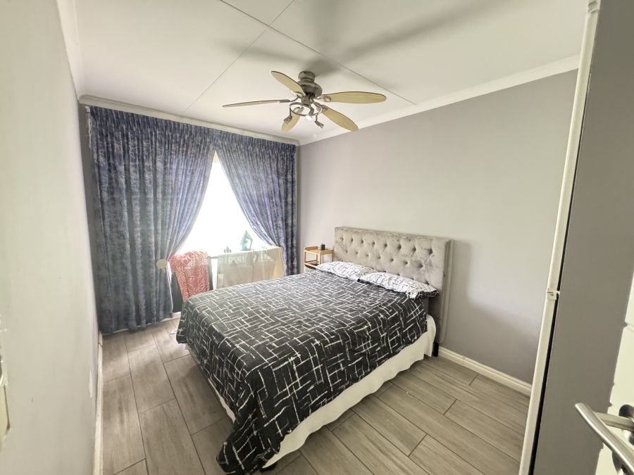 2 Bedroom Property for Sale in Faerie Glen Gauteng