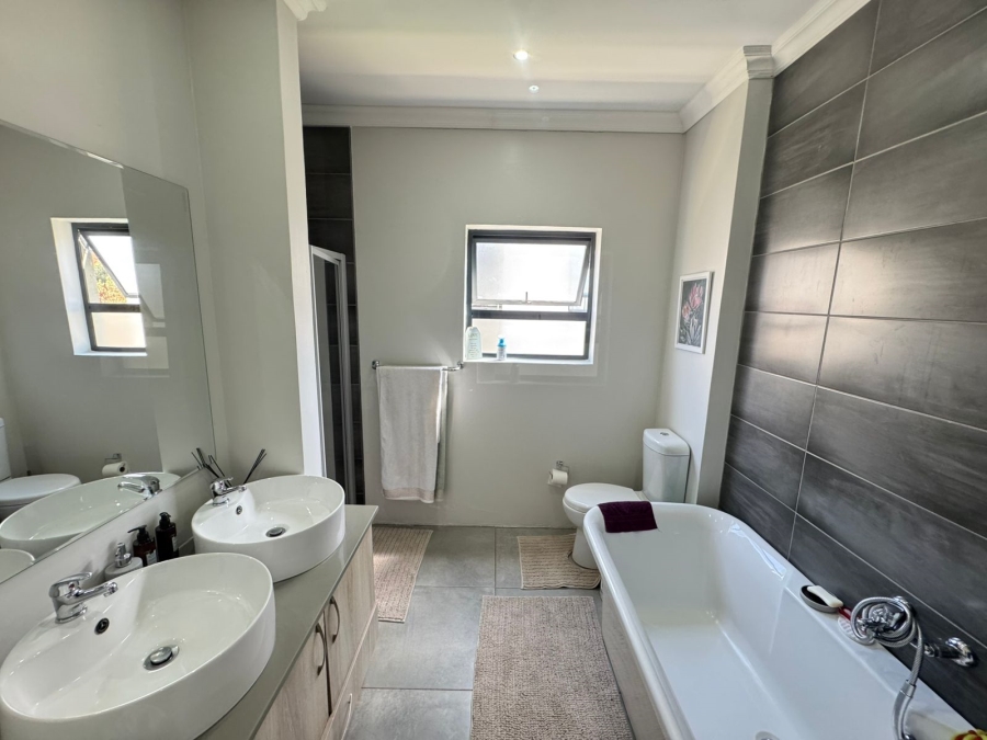 3 Bedroom Property for Sale in Olympus AH Gauteng