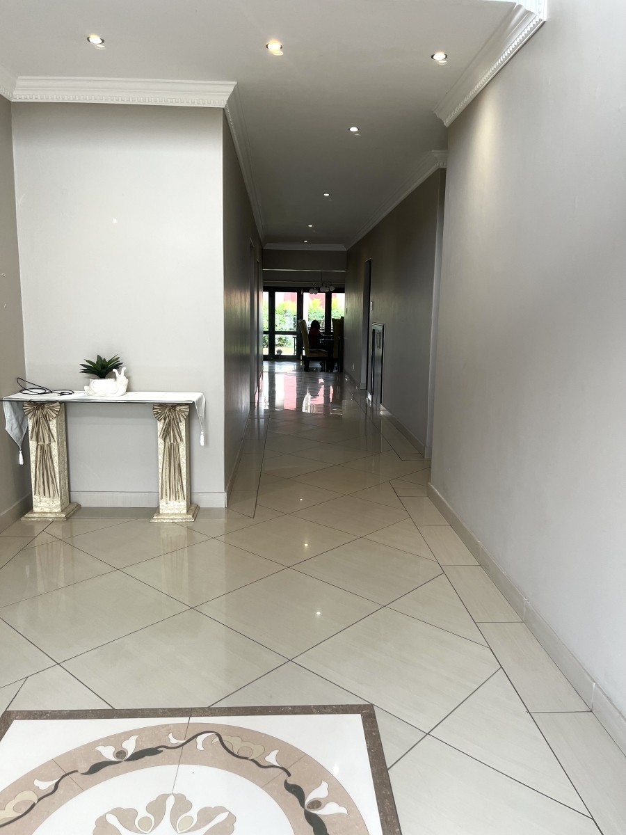 5 Bedroom Property for Sale in Silver Lakes Gauteng