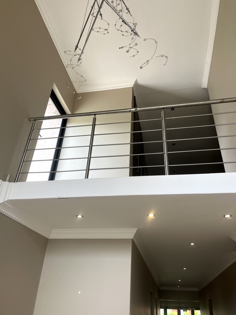 5 Bedroom Property for Sale in Silver Lakes Gauteng