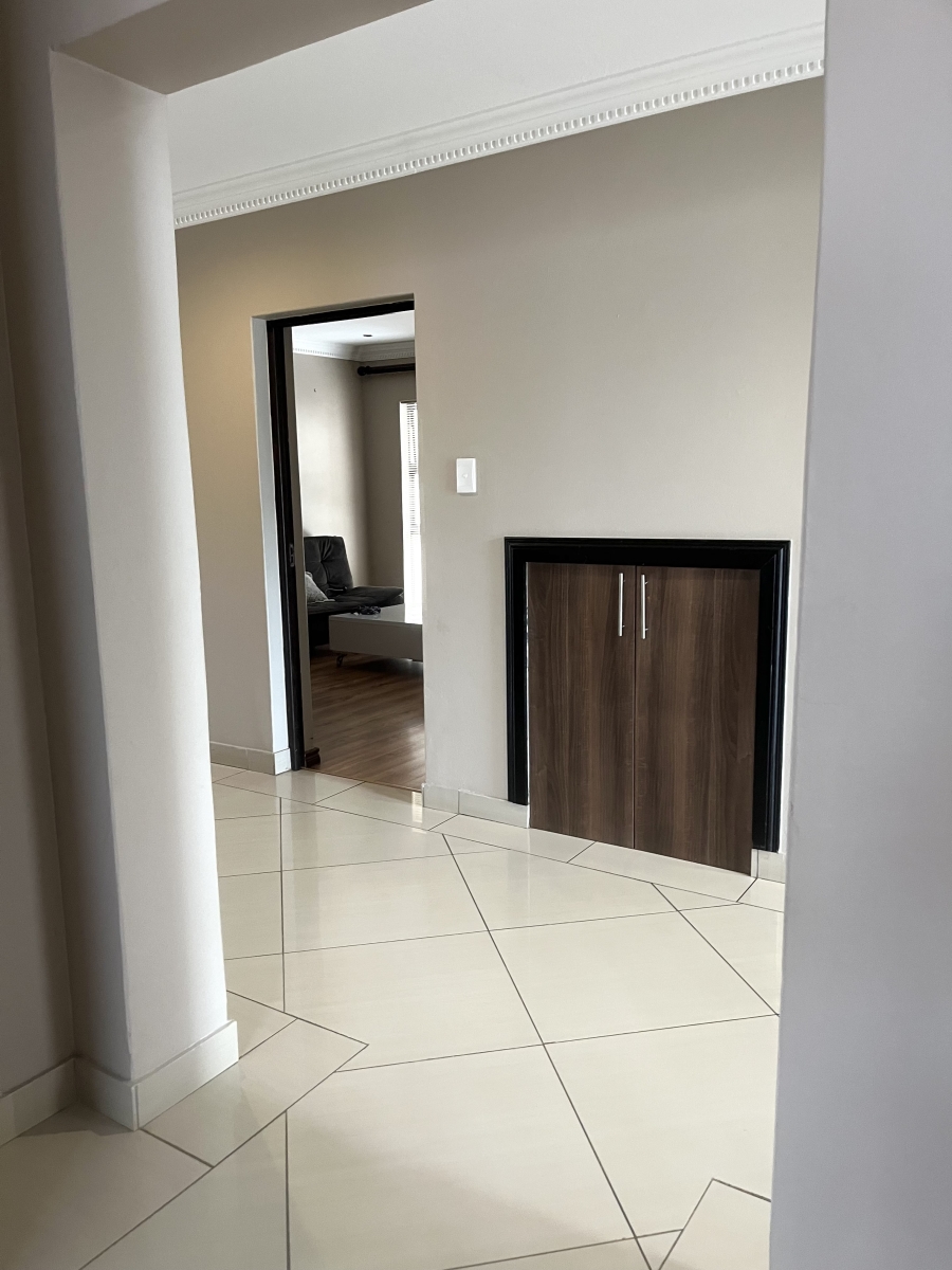 5 Bedroom Property for Sale in Silver Lakes Gauteng