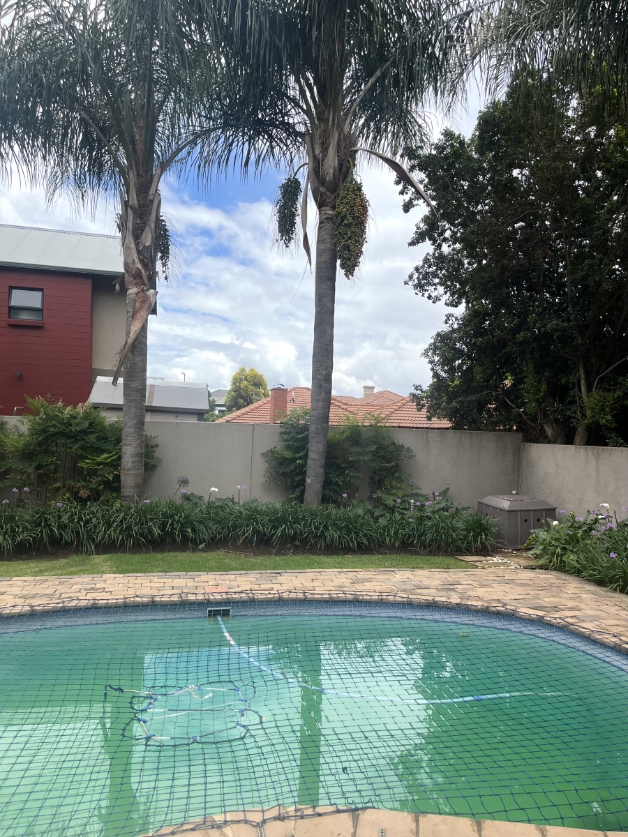 5 Bedroom Property for Sale in Silver Lakes Gauteng