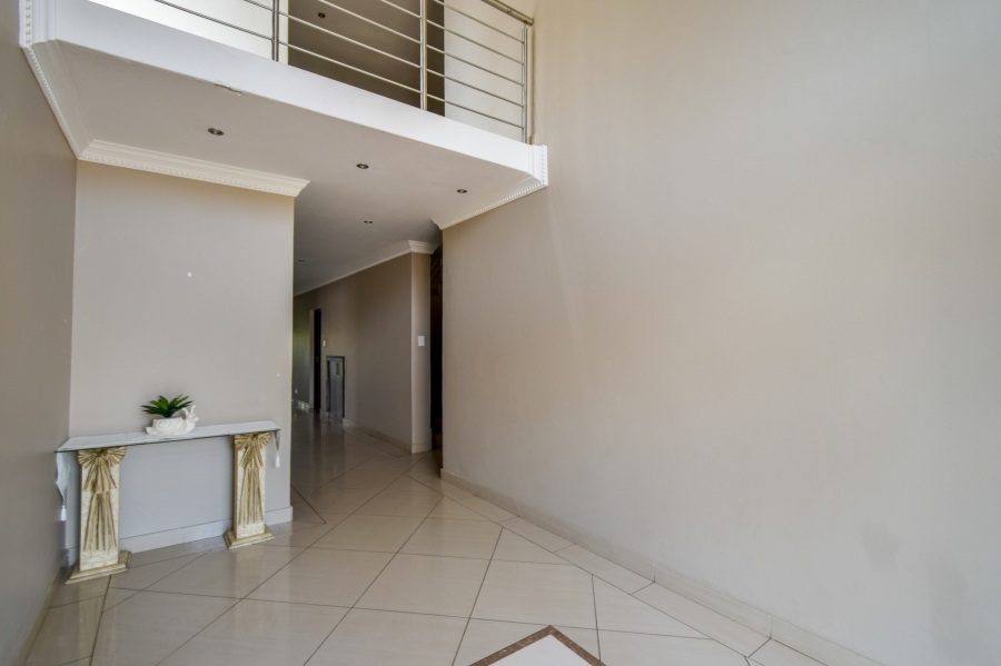 5 Bedroom Property for Sale in Silver Lakes Gauteng