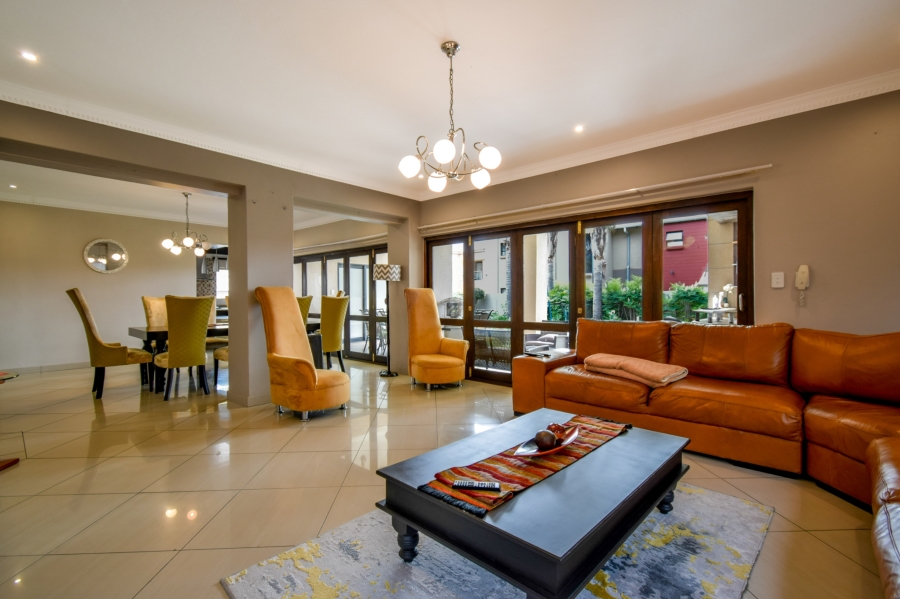 5 Bedroom Property for Sale in Silver Lakes Gauteng