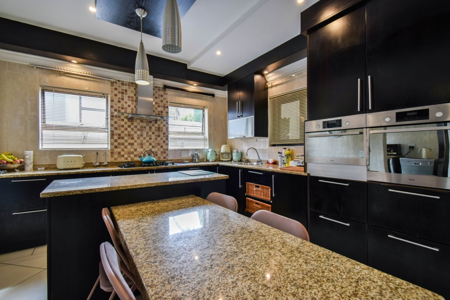 5 Bedroom Property for Sale in Silver Lakes Gauteng