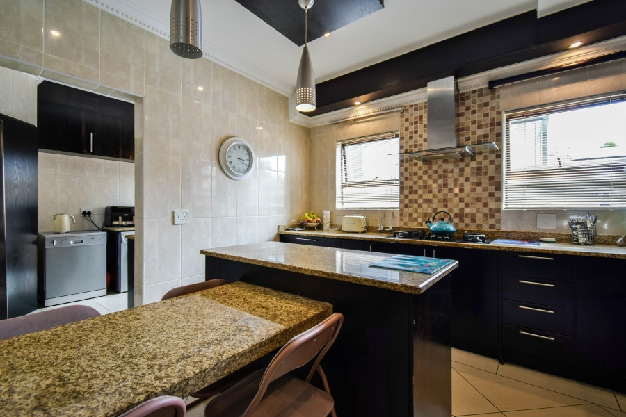 5 Bedroom Property for Sale in Silver Lakes Gauteng